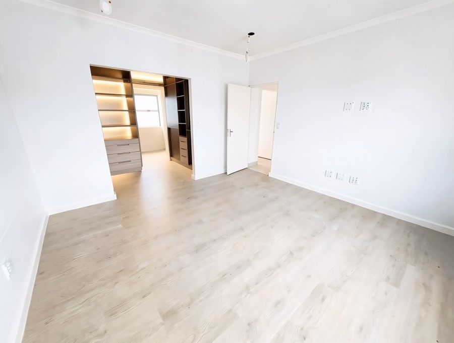 To Let 4 Bedroom Property for Rent in Sandown Western Cape